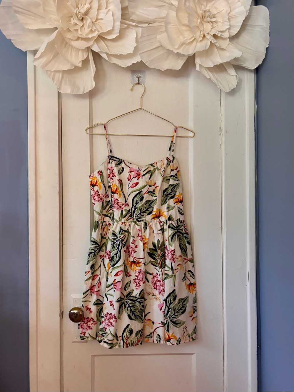 Floral Sundress w/ White Background | Medium